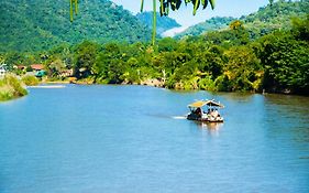อารียา ภูรี รีสอร์ท